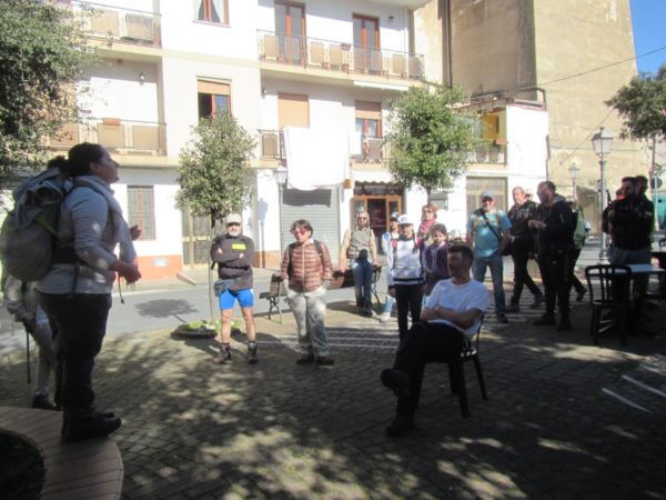 Giusy da spiegazioni sul percorso