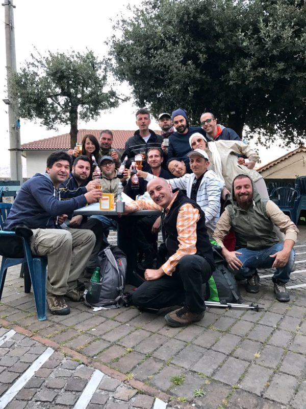 tutti a brindare per la splendida giornata insieme